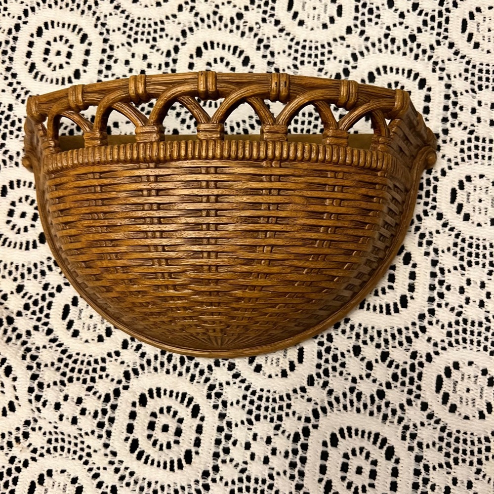 Vintage 1978 Homco Molded Plastic Wall Pocket Basket | Cottage Boho